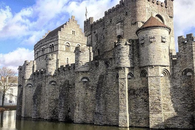 Discover authentic Ghent with historian & taste the best chocolate - Geeraard de Duivelsteen: the Scheldt side and the taste of local legend