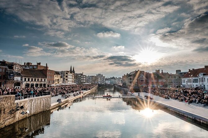 e-Scavenger hunt Kortrijk: Explore the city at your own pace - Church of Our Lady and St. Martin’s Church: worship sites with deep roots