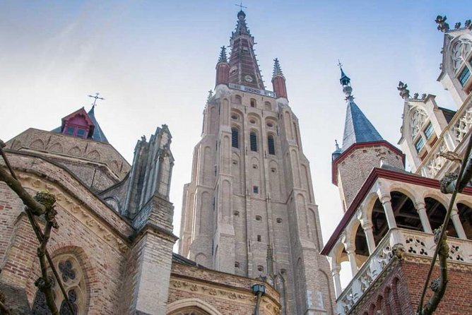 Food tasting & Historical walk - Chocolate Bruges: Sweet Stop With a Drink Sample