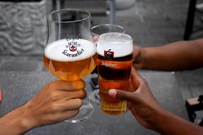 Food tasting & Historical walk - Main Square Beer Stop: The View and the Peace After the Walking