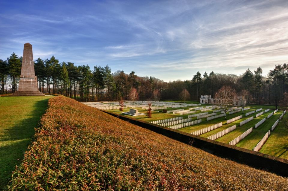 From Bruges: Flanders Fields Remembrance Full-Day Trip - Passchendaele Battlefield and Tyne Cot: The Scale of Loss