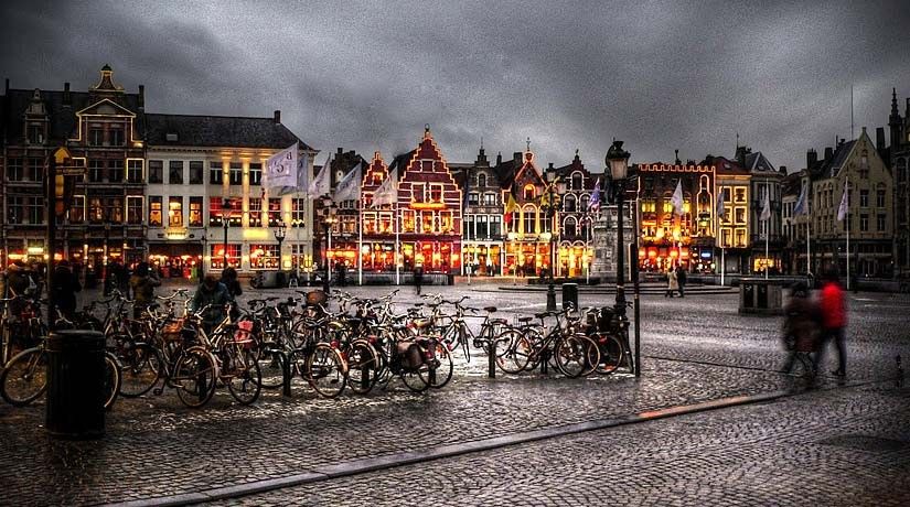 From Brussels: Bruges Day Trip with Boat Tour Option (ES) - Minnewater, Begijnhof, and Lake of Love: The Quiet Break You Want