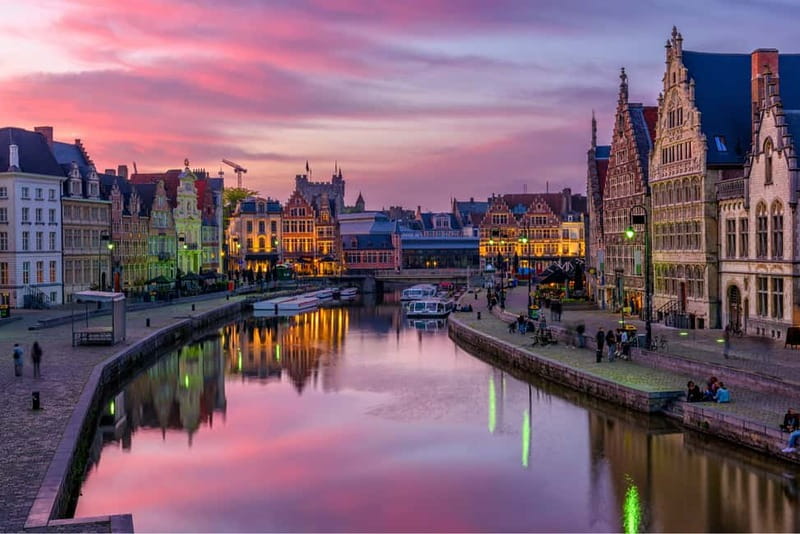 From Brussels: Day Trip to Ghent with Atomium in English - Belfry, Town Hall, and the story of the noose-bearers