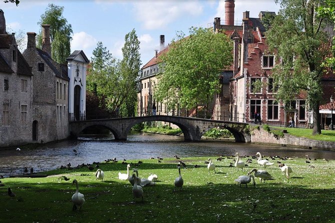 Guided tour of Bruges - Huidenvettersplein to St Bonifacius Bridge: Guild Life and Legends