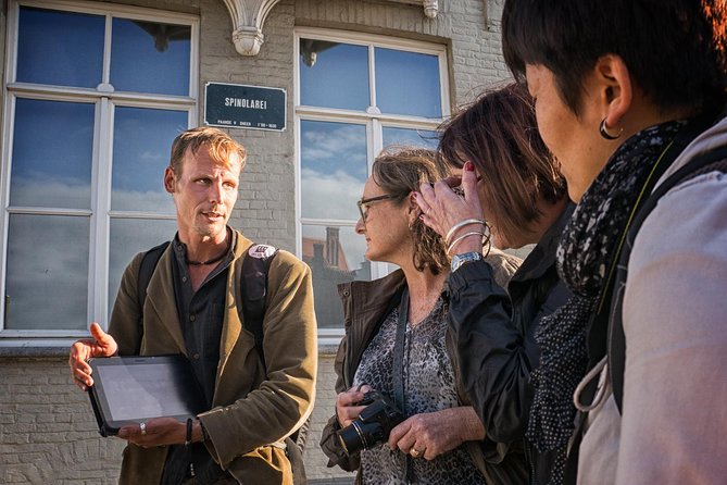 "Hidden Brugge" Photo Tour - 2hr open city tour & workshop - Burg Square warm-up: quick camera basics you can use immediately