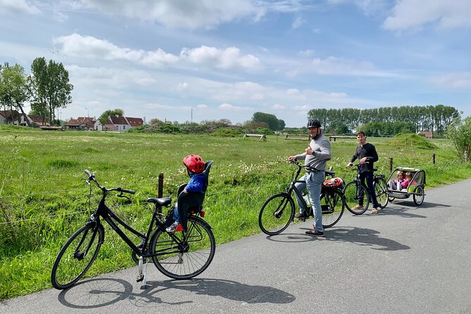 Private Bruges Countryside Cycling Tour to Damme with Guided Walk - Minnewater Lake: love-lake views without the crowd crush