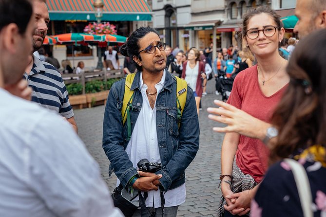 Private City Kickstart Tour: Brussels - Maison Dandoy: The Biscuit Maker Moment at Grand Place