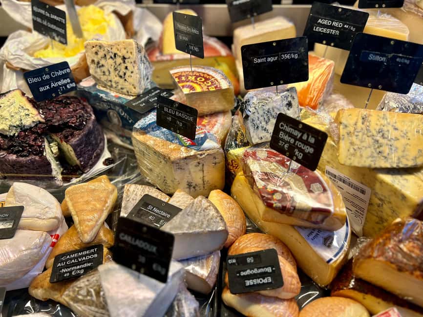 Secret Food Tours Brussels - The family-run biscuit boutique and the chocolate-to-waffle jump