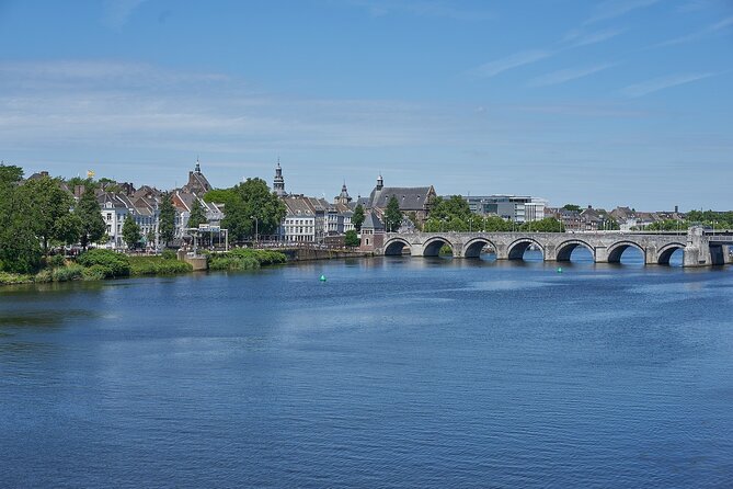 Small Group Liège to Aachen to Maastricht Border Crossing Tour - Basilica of Saint Servatius and a dinner hour you can actually use