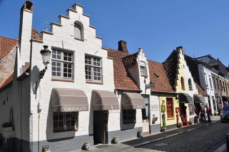 Thé best chocolate in Bruges! Private tour! - Ten Wijngaerde Beguinage: the quiet UNESCO moment at the end