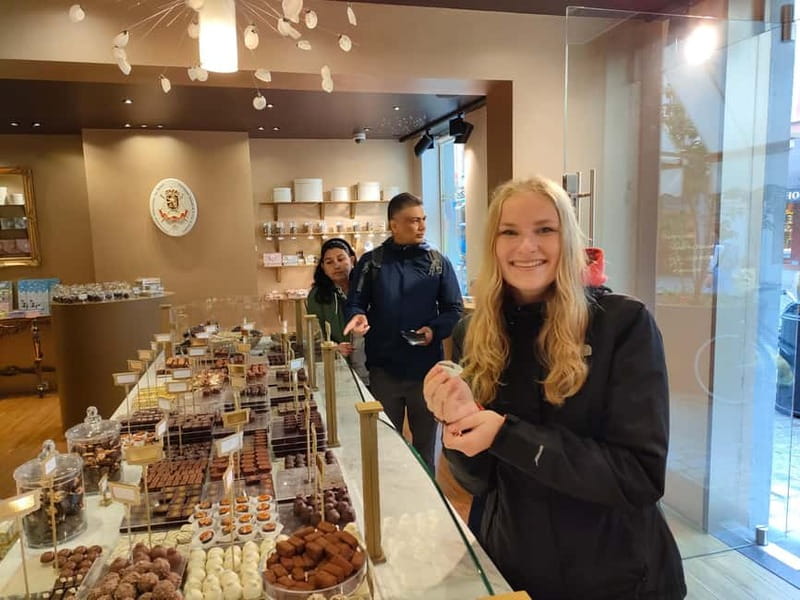 Thé best chocolate in Bruges! Private tour! - Six tastings across three stops: how to compare chocolate like a local