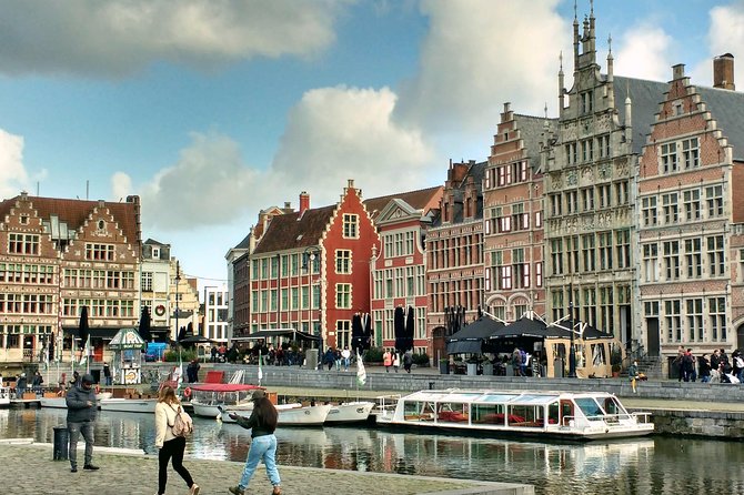 Walking food tour: Introduction to Ghent through food - Street Art Stop: A Quirky Moment for Your Inner Artist